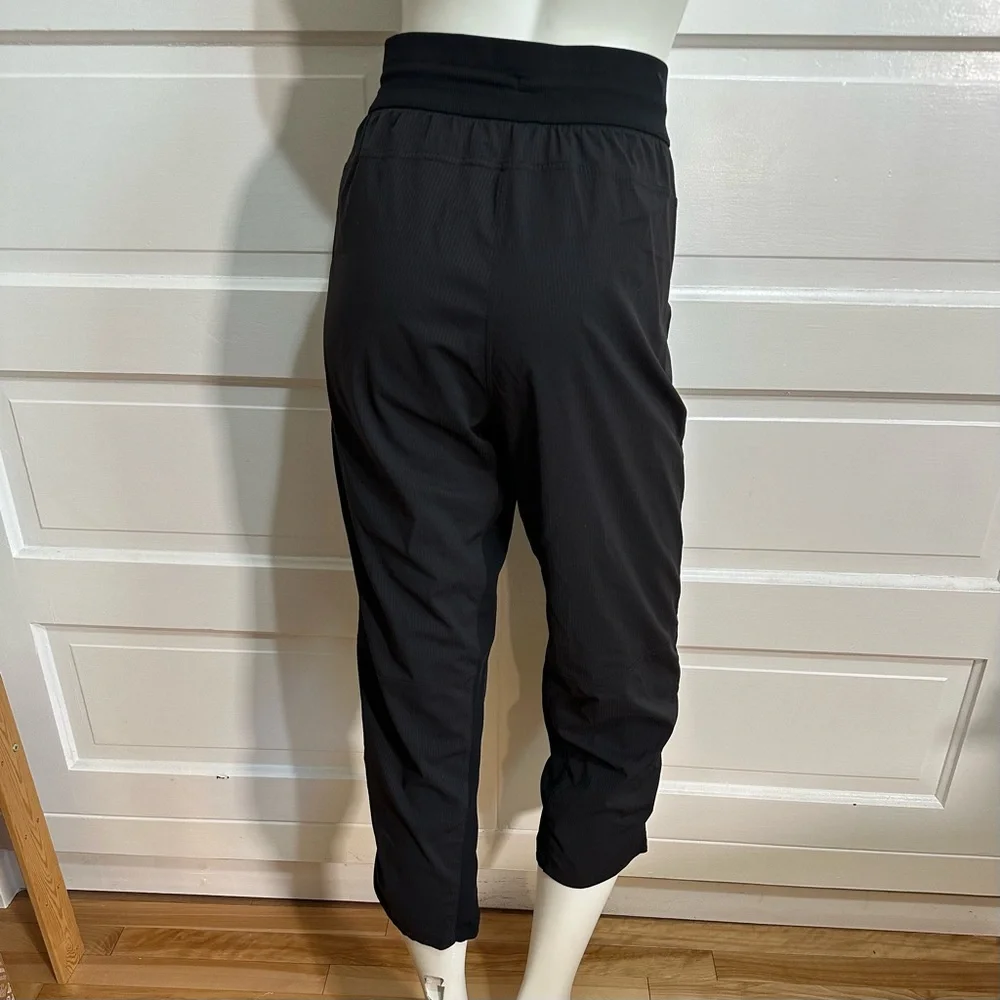 Lululemon Beyond the Studio Crop Pant Size 12 Black $128 - Picture 4 of 8